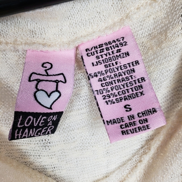 Love on a hanger high low long sleeve top size Small - Picture 4 of 6